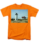 Race Point Lighthouse Provincetown Cape Cod Massachusetts - Men's T-Shirt  (Regular Fit)