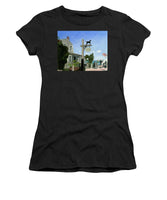 Black Dog Tavern Martha's Vineyard Massachusetts - Women's T-Shirt