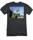 Black Dog Tavern Martha's Vineyard Massachusetts - T-Shirt