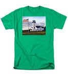 Chatham Lighthouse Cape Cod Massachusetts - Men's T-Shirt  (Regular Fit)