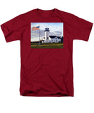 Chatham Lighthouse Cape Cod Massachusetts - Men's T-Shirt  (Regular Fit)