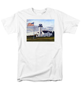 Chatham Lighthouse Cape Cod Massachusetts - Men's T-Shirt  (Regular Fit)
