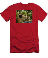 Comstock Covered Bridge East Hamptom Connecticut - T-Shirt