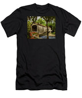 Comstock Covered Bridge East Hamptom Connecticut - T-Shirt