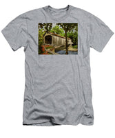 Comstock Covered Bridge East Hamptom Connecticut - T-Shirt