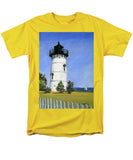 East Chop Lighthouse Martha's Vineyard Massachusetts - Men's T-Shirt  (Regular Fit)