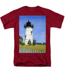 East Chop Lighthouse Martha's Vineyard Massachusetts - Men's T-Shirt  (Regular Fit)