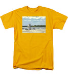 Easton's Beach Newport Rhode Island - Men's T-Shirt  (Regular Fit)