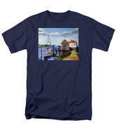 Fishing Dock Martha's Vineyard Massachusetts - Men's T-Shirt  (Regular Fit)