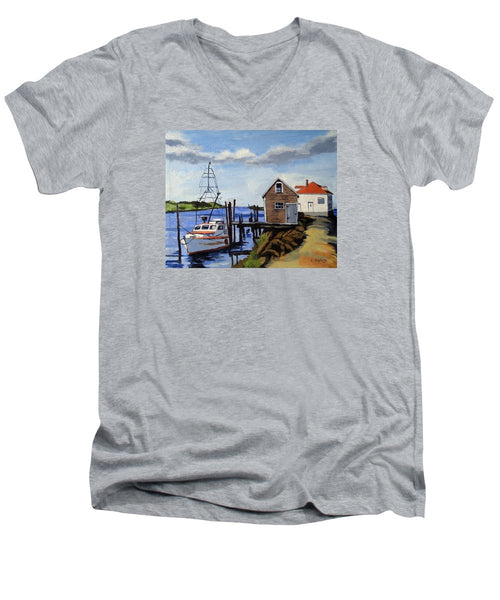 Fishing Dock Martha's Vineyard Massachusetts - Men's V-Neck T-Shirt