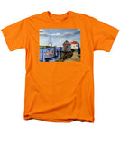 Fishing Dock Martha's Vineyard Massachusetts - Men's T-Shirt  (Regular Fit)