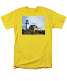 Highland Light North Truro Cape Cod Massuchusetts - Men's T-Shirt  (Regular Fit)