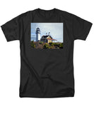 Highland Light North Truro Cape Cod Massuchusetts - Men's T-Shirt  (Regular Fit)