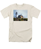 Highland Light North Truro Cape Cod Massuchusetts - Men's T-Shirt  (Regular Fit)