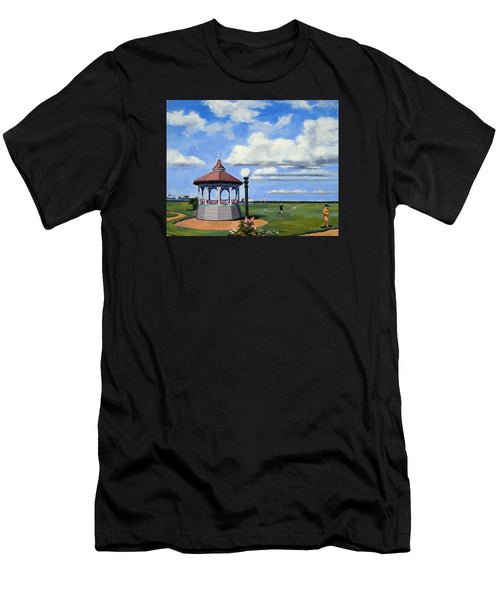 Ocean Park Gazebo Oaks Bluffs Martha's Vineyard Massachusetts - T-Shirt