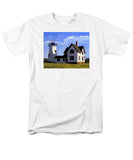 Stage Harbor Lighthouse Cape Cod Massachusetts - Men's T-Shirt  (Regular Fit)