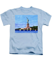 Statue of Liberty on Liberty Island in New York Harbor in New York City - Kids T-Shirt