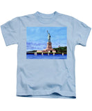 Statue of Liberty on Liberty Island in New York Harbor in New York City - Kids T-Shirt