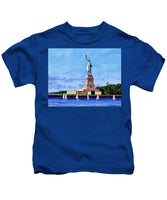 Statue of Liberty on Liberty Island in New York Harbor in New York City - Kids T-Shirt