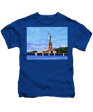Statue of Liberty on Liberty Island in New York Harbor in New York City - Kids T-Shirt