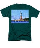 Statue of Liberty on Liberty Island in New York Harbor in New York City - Men's T-Shirt  (Regular Fit)