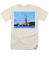 Statue of Liberty on Liberty Island in New York Harbor in New York City - Men's T-Shirt  (Regular Fit)