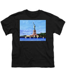 Statue of Liberty on Liberty Island in New York Harbor in New York City - Youth T-Shirt