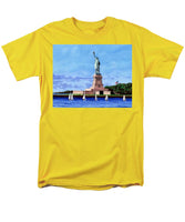 Statue of Liberty on Liberty Island in New York Harbor in New York City - Men's T-Shirt  (Regular Fit)
