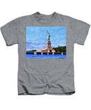 Statue of Liberty on Liberty Island in New York Harbor in New York City - Kids T-Shirt