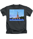 Statue of Liberty on Liberty Island in New York Harbor in New York City - Kids T-Shirt