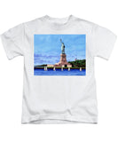 Statue of Liberty on Liberty Island in New York Harbor in New York City - Kids T-Shirt