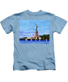 Statue of Liberty on Liberty Island in New York Harbor in New York City - Kids T-Shirt