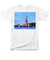 Statue of Liberty on Liberty Island in New York Harbor in New York City - Men's T-Shirt  (Regular Fit)