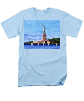 Statue of Liberty on Liberty Island in New York Harbor in New York City - Men's T-Shirt  (Regular Fit)