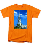 Trinity Church Newport Rhode Island - Men's T-Shirt  (Regular Fit)