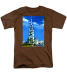 Trinity Church Newport Rhode Island - Men's T-Shirt  (Regular Fit)