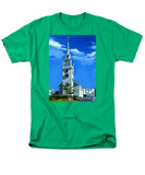 Trinity Church Newport Rhode Island - Men's T-Shirt  (Regular Fit)