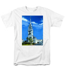 Trinity Church Newport Rhode Island - Men's T-Shirt  (Regular Fit)