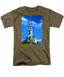 Trinity Church Newport Rhode Island - Men's T-Shirt  (Regular Fit)