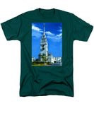 Trinity Church Newport Rhode Island - Men's T-Shirt  (Regular Fit)