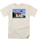 West Chop Lighthouse Martha's Vineyard Massachusetts - Men's T-Shirt  (Regular Fit)